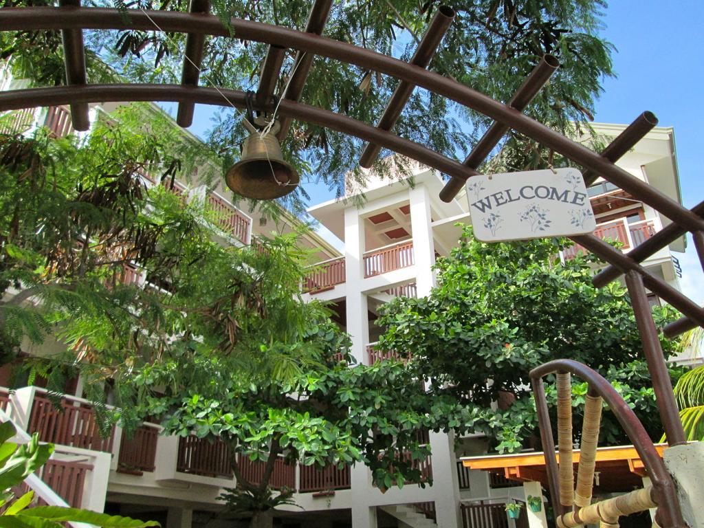 อโก้ บอร์ราเคย์ รูม แอนด์ เบด Hotel Balabag  ภายนอก รูปภาพ